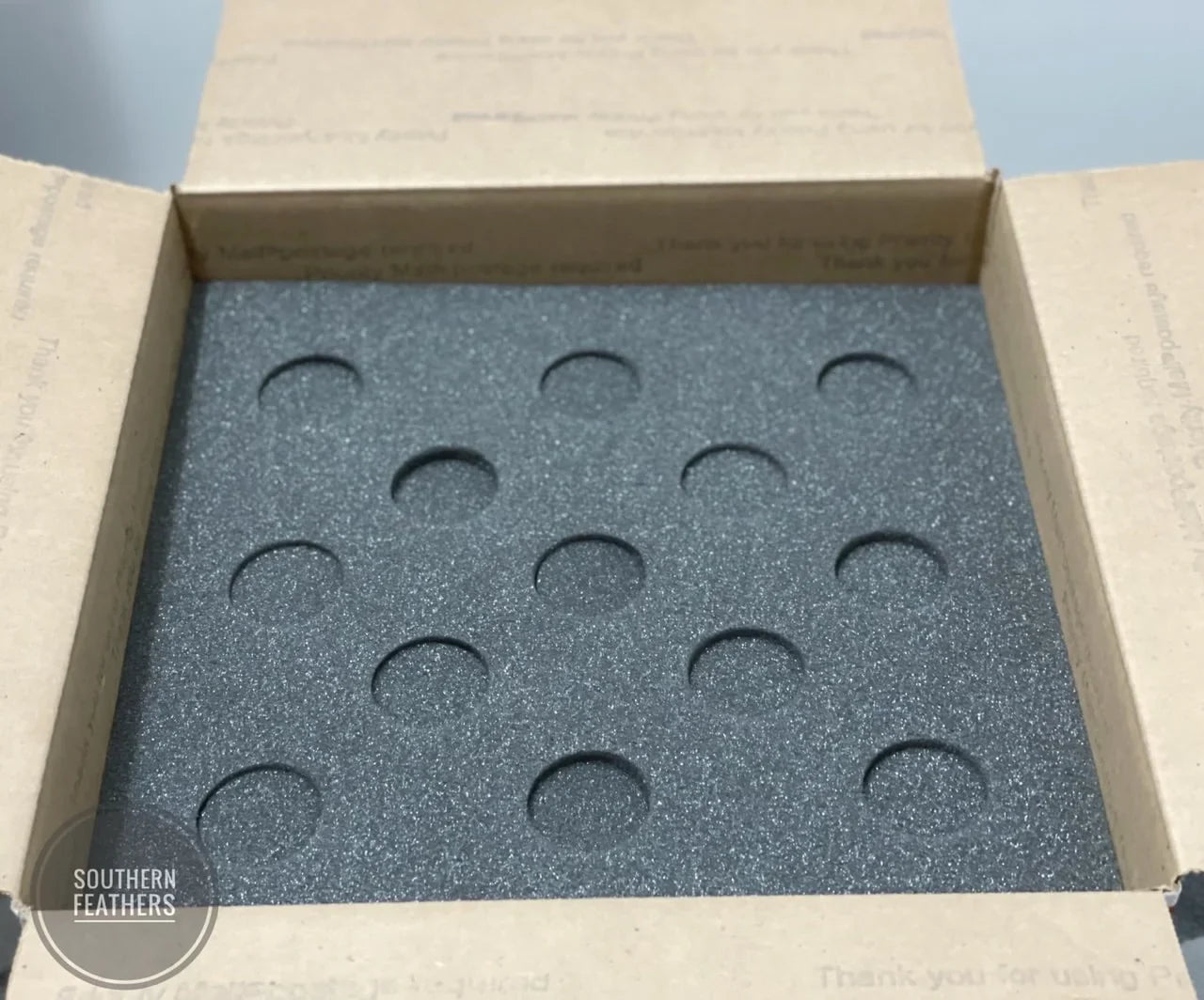 13-egg foam shipper for standard chicken eggs