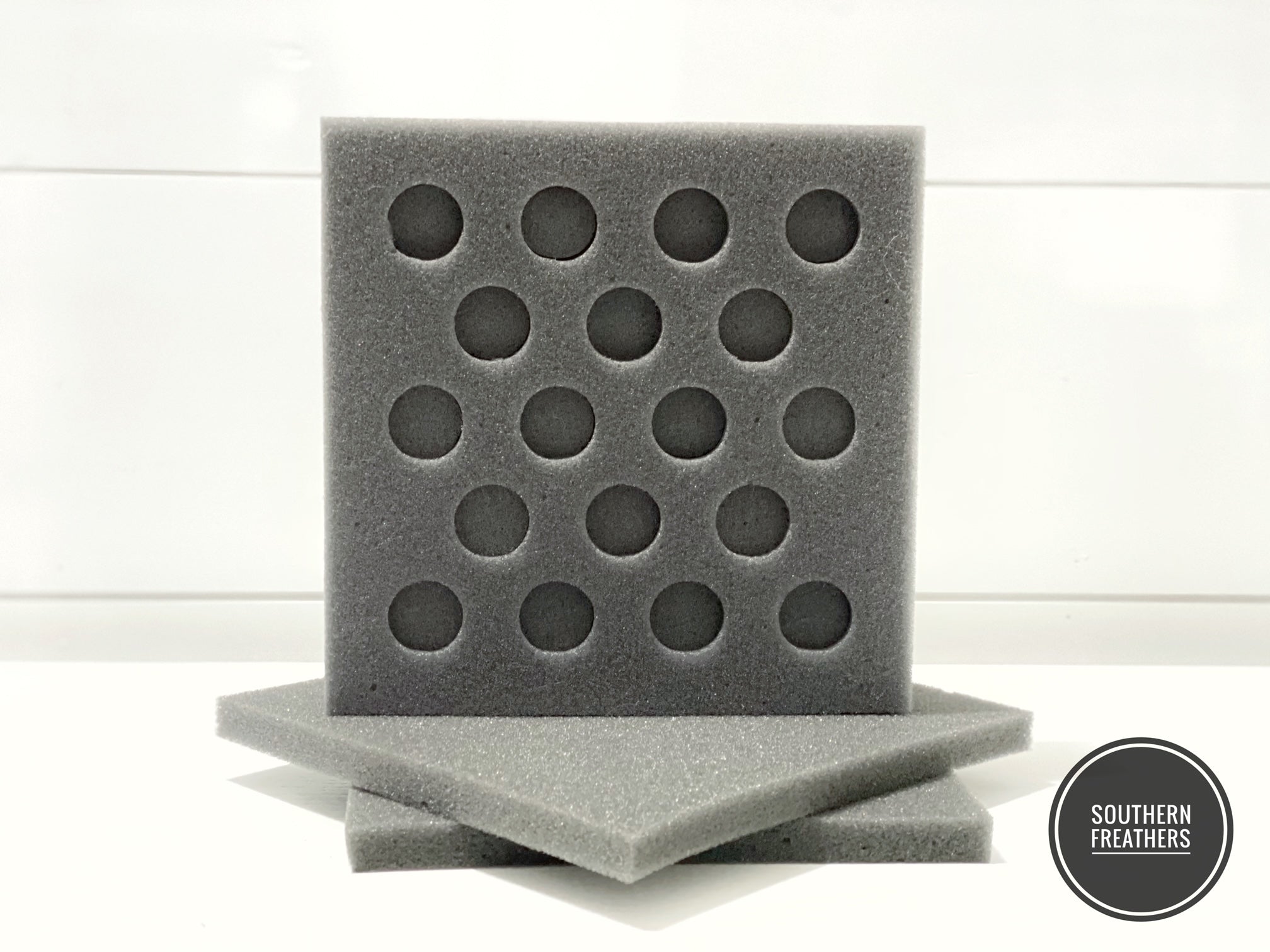 18-egg quail foam shipper with protective pads