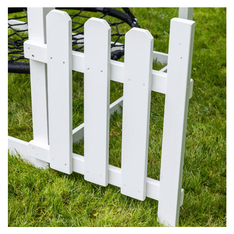 2MamaBees fence on grass