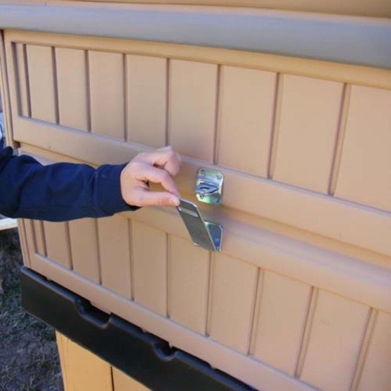 Snaplock by Formex Large Chicken Coop for 12 Chickens