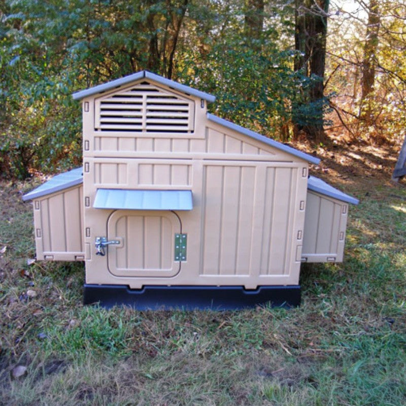 Snaplock by Formex Large Chicken Coop for 12 Chickens