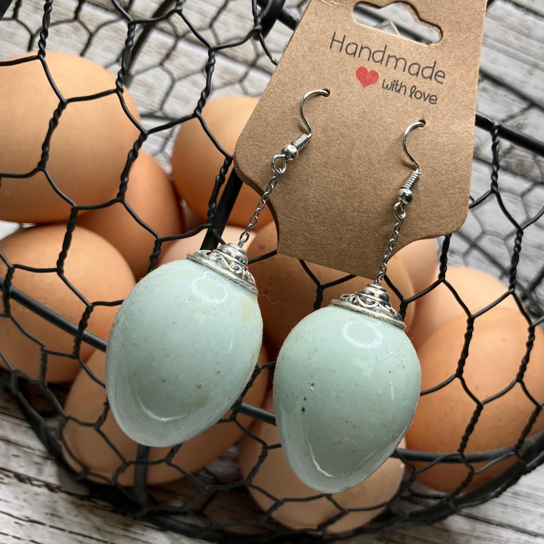 A pair of Quail Egg Earrings