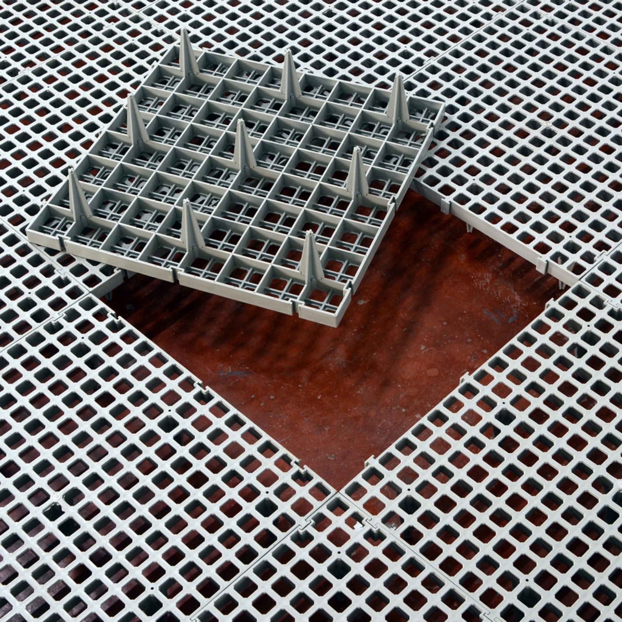 Cimuka Slat Flooring - Small Hole (Legs: Long)