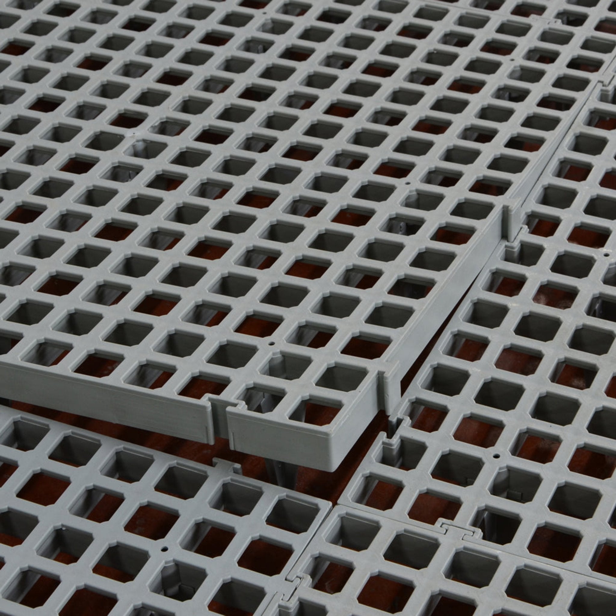 Cimuka plastic poultry floor slat for gamebirds, hens, and breeders