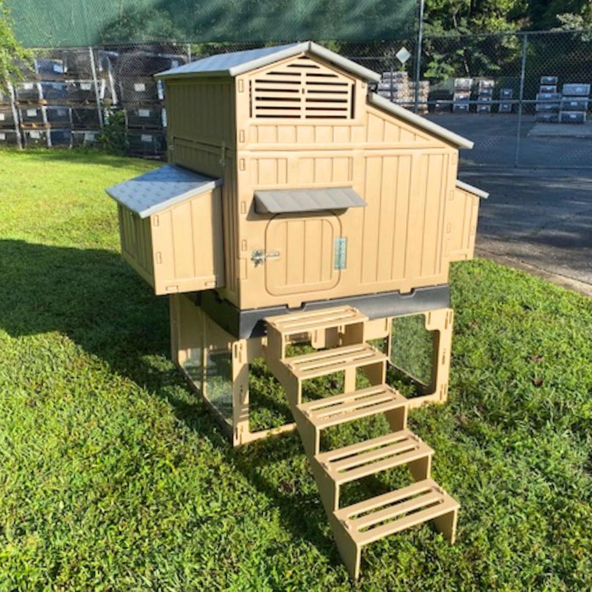 Snaplock by Formex Chicken Coop Stand and Stairs (Coop and Coop Runs Sold Separately)