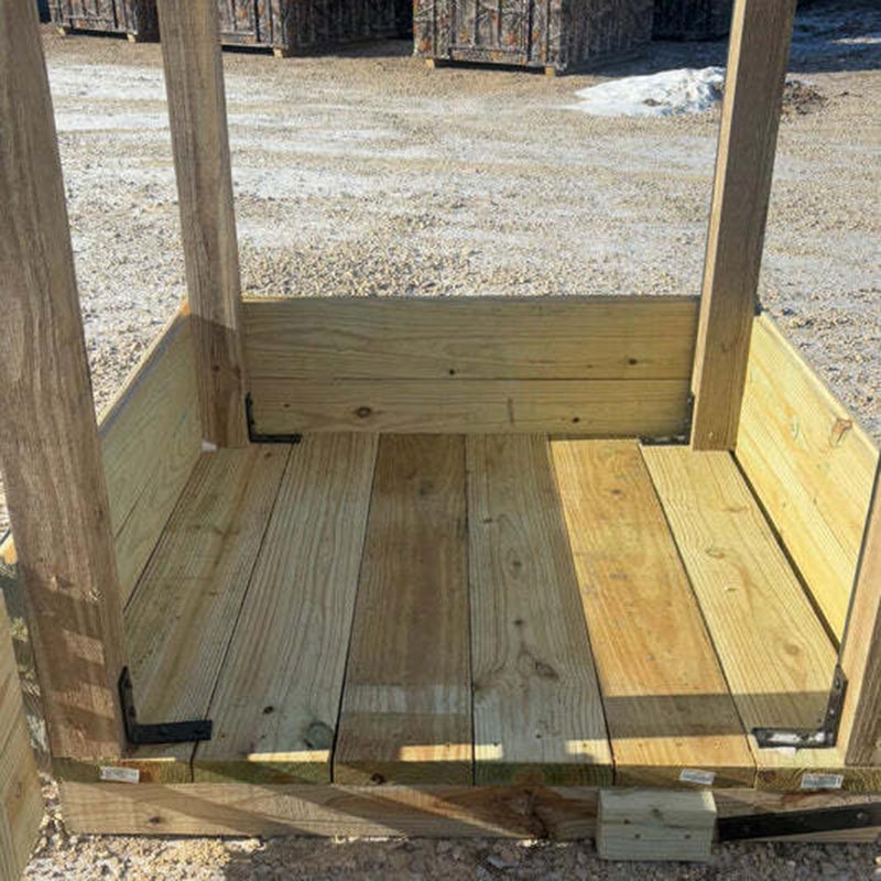 Driftless Outdoors 5’ x 10’ Hay Feeder inside with open door