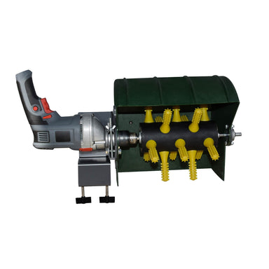 Dual-mount poultry plucker roller with 15 natural-rubber fingers