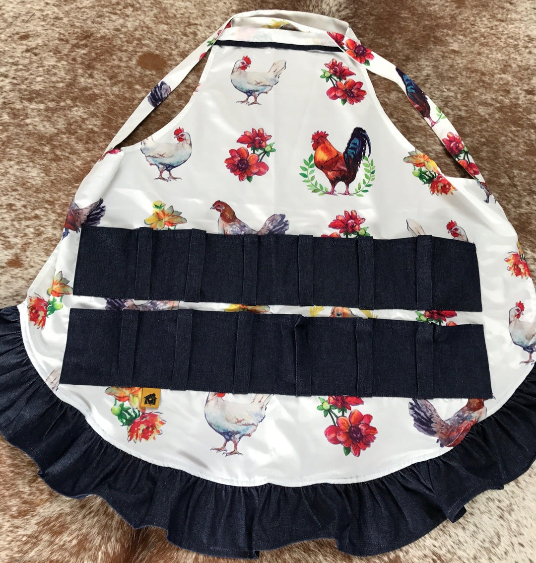 Full-length Chicken Run egg apron for adult
