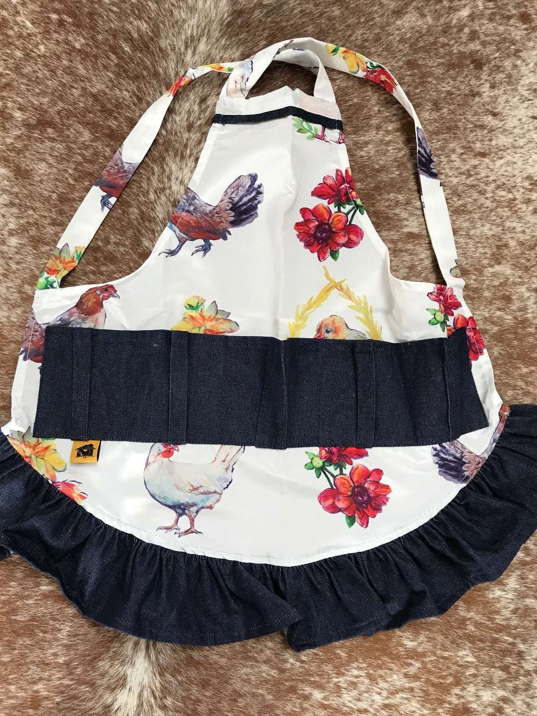 Full-length Chicken Run egg apron for kids