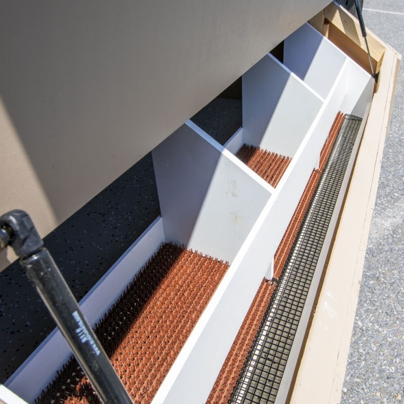 Hen House Collection Roll Away Nest Box