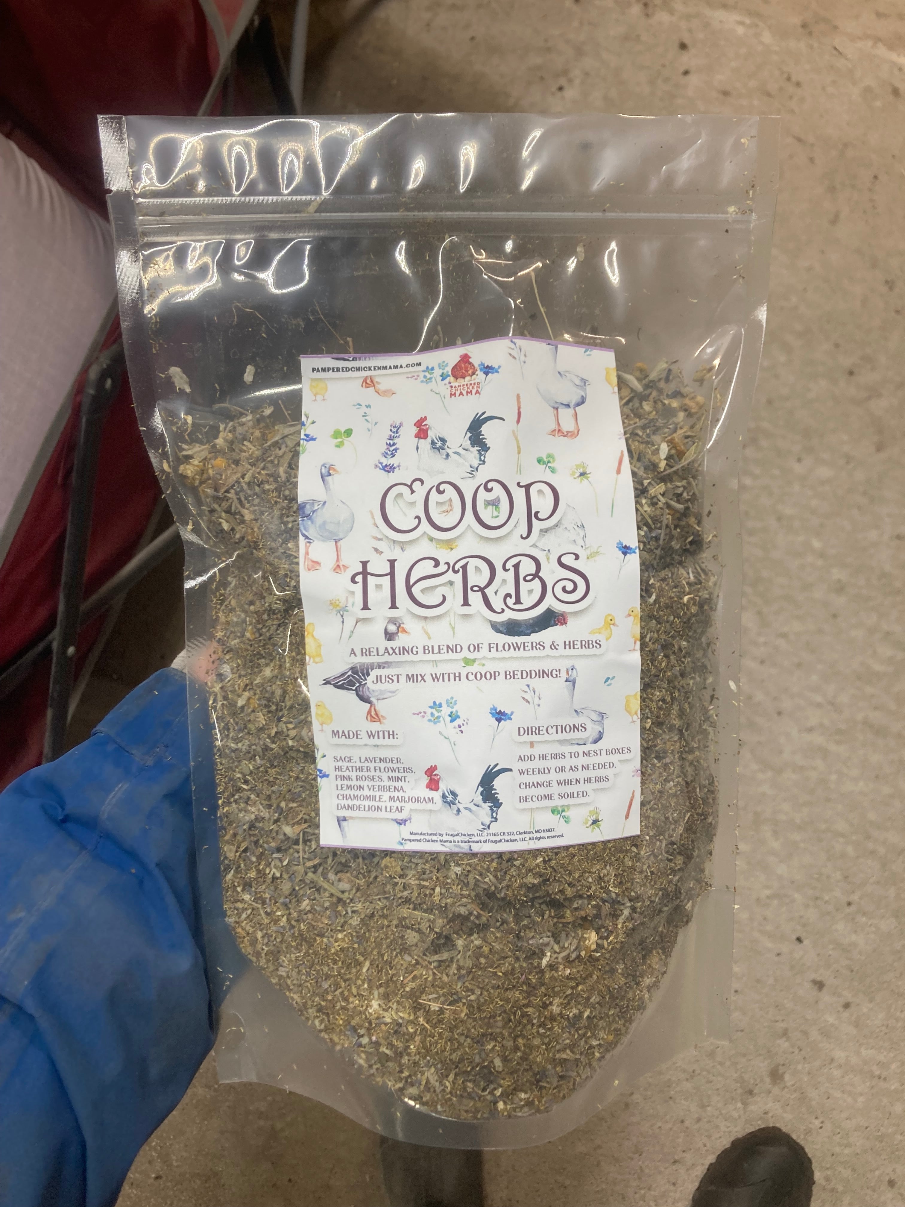 Pampered Chicken Mama Coop Herbs - Mix With Coop Bedding For A Delicious Scent herbs