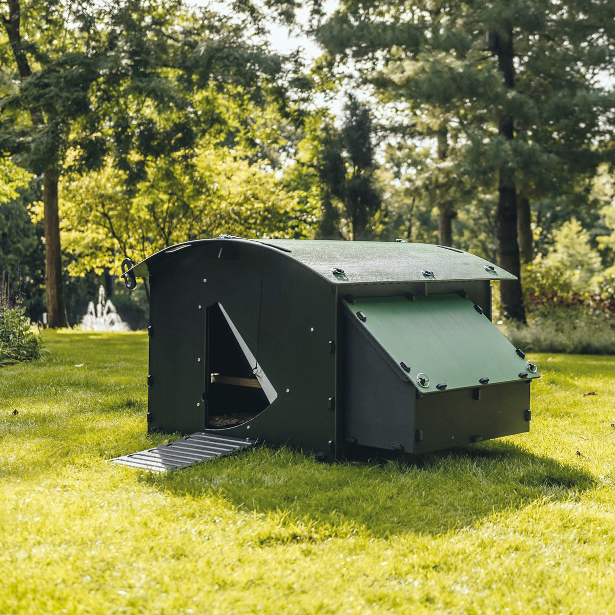 Large Nestera recycled plastic chicken coop