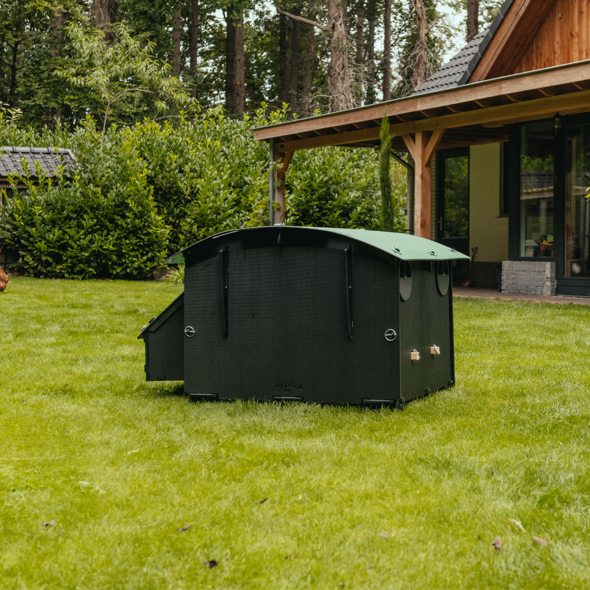 Nestera Chicken Coop Large Ground Lifestyle back