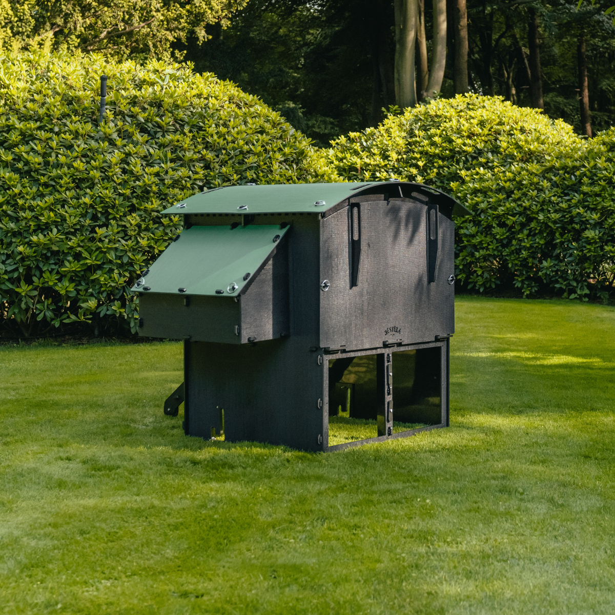 Nestera Chicken Coop Large Raised Back