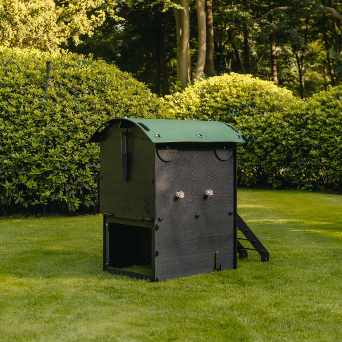 Nestera Chicken Coop Medium Raised
