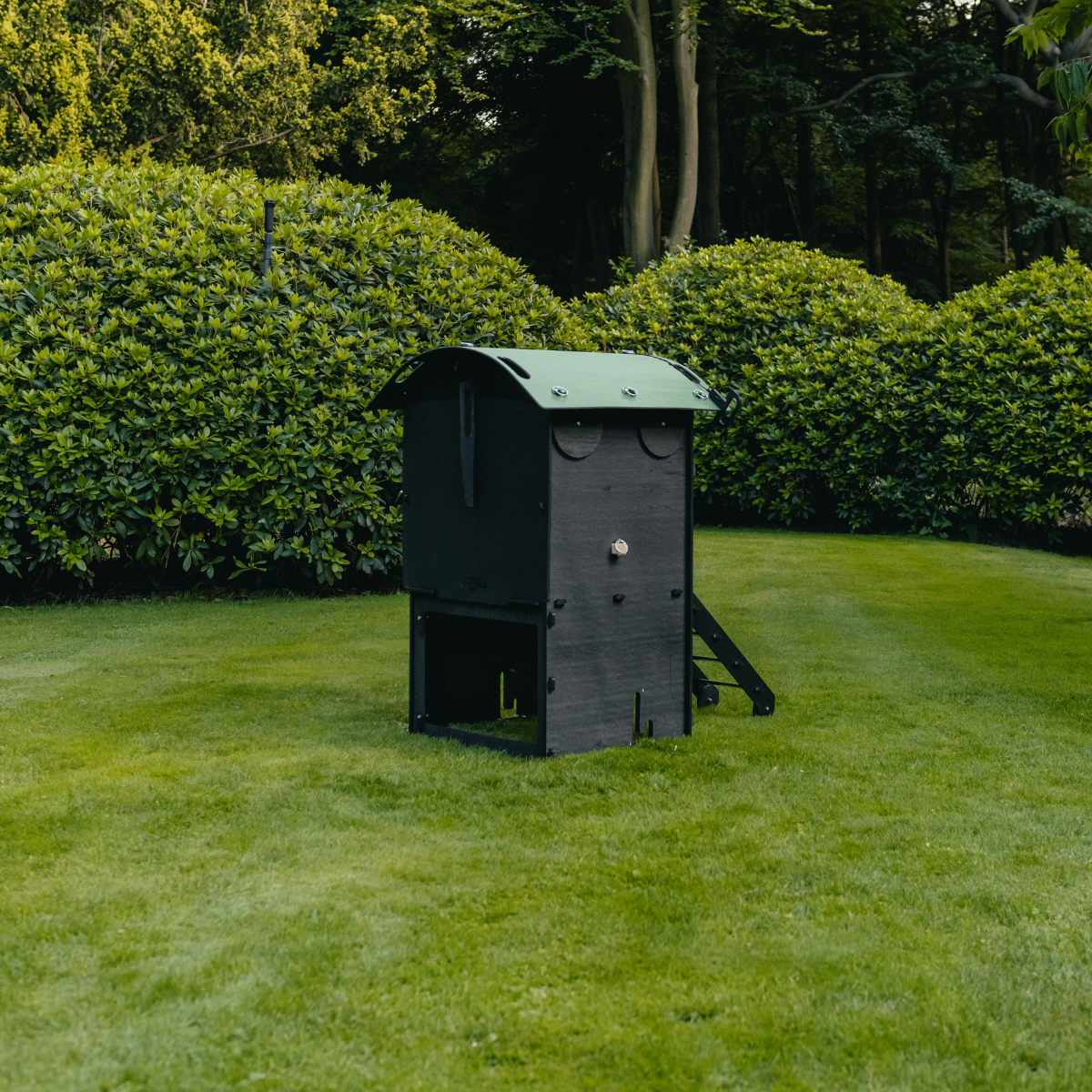 Nestera Chicken Coop Small Raised Side