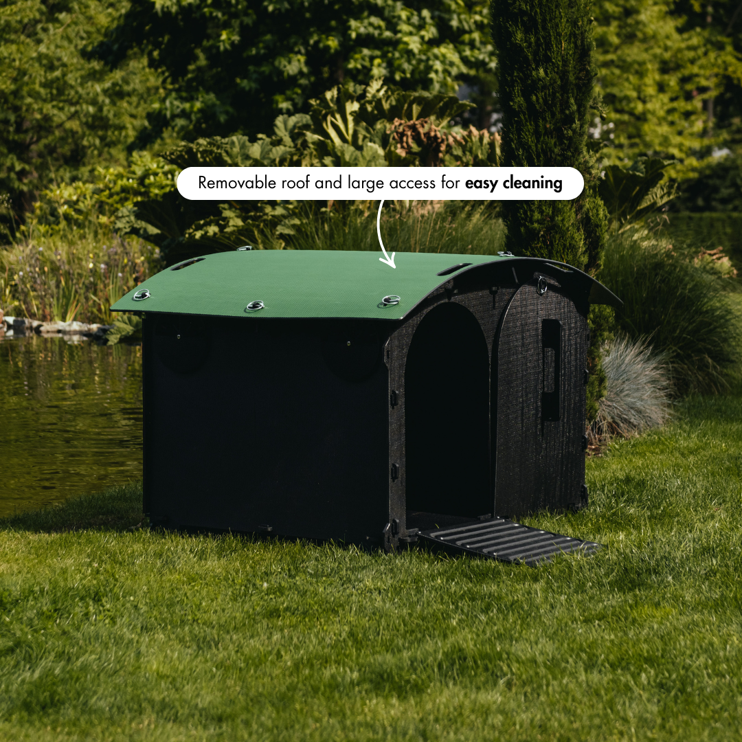 Nestera Duck House with removable roof for easy cleaning