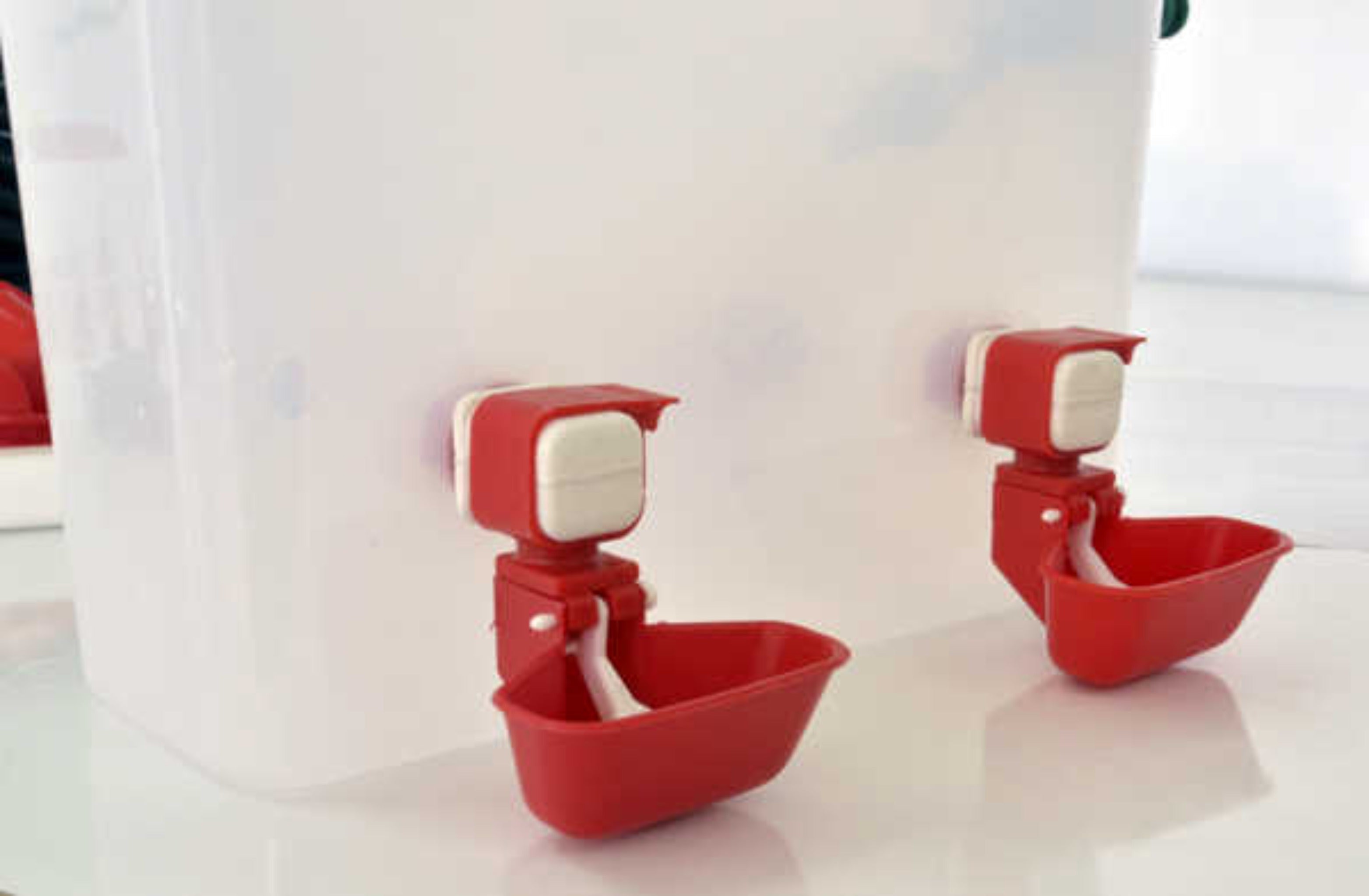 Nipple Cup Reservoir Drinker with Filter double nipple