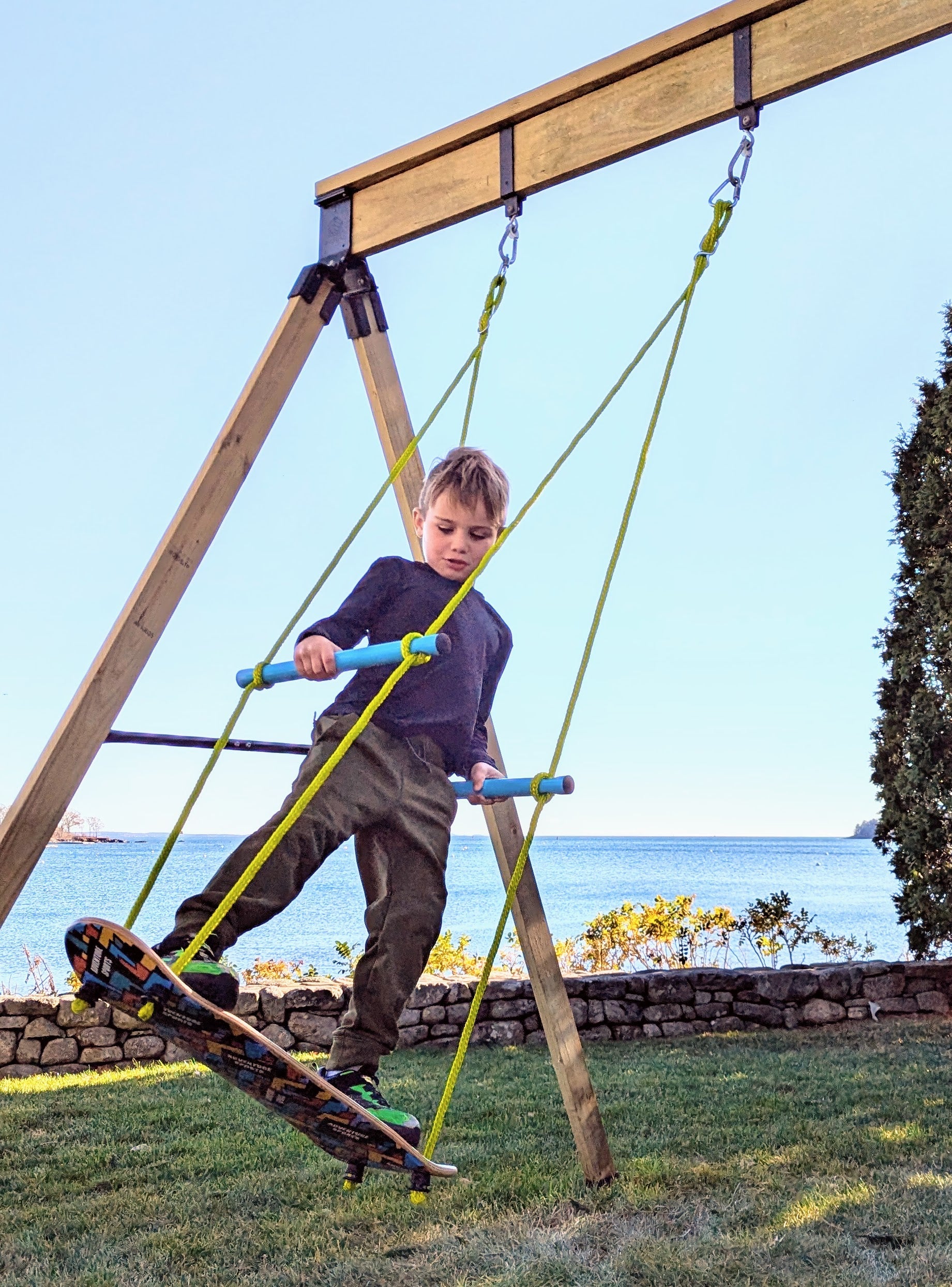 Bijou Adventure Skateboard Swing