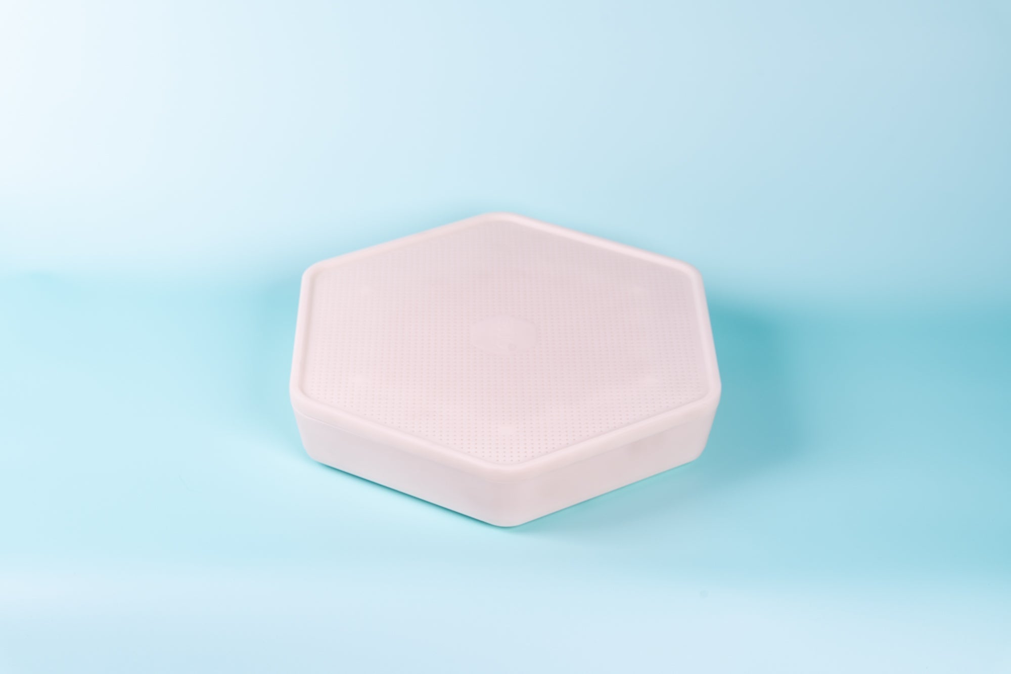 Recycled plastic mealworm storage container for live mealworms and feeder insects