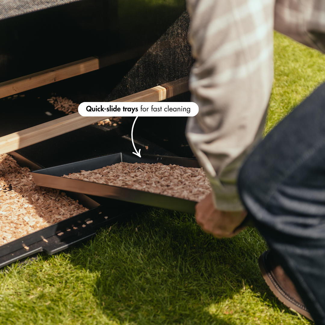 Removable droppings tray for Nestera chicken coops