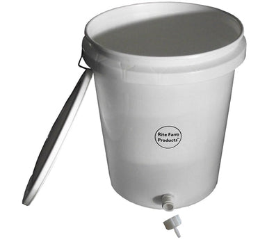Rite Farm Products 5-gallon gravity waterer kit for rabbit nipple drinkers