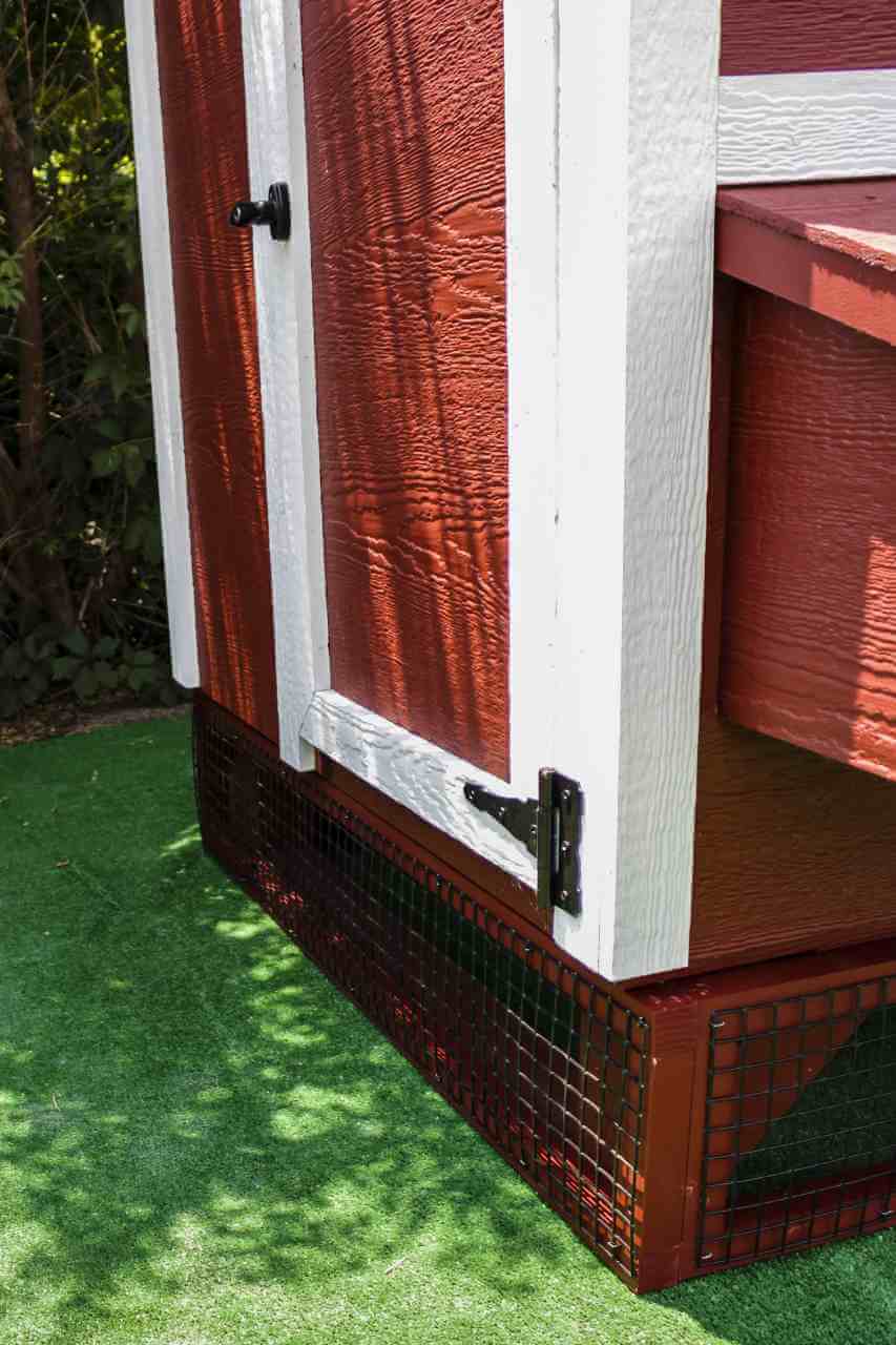 OverEZ XL Wire Chicken Coop Panels in Red, White or Blue