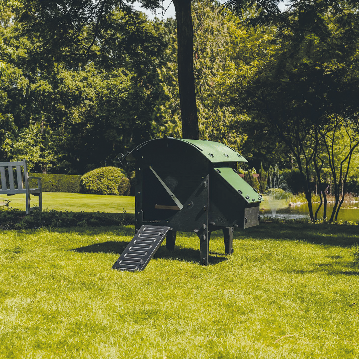 Small Nestera recycled plastic chicken coop
