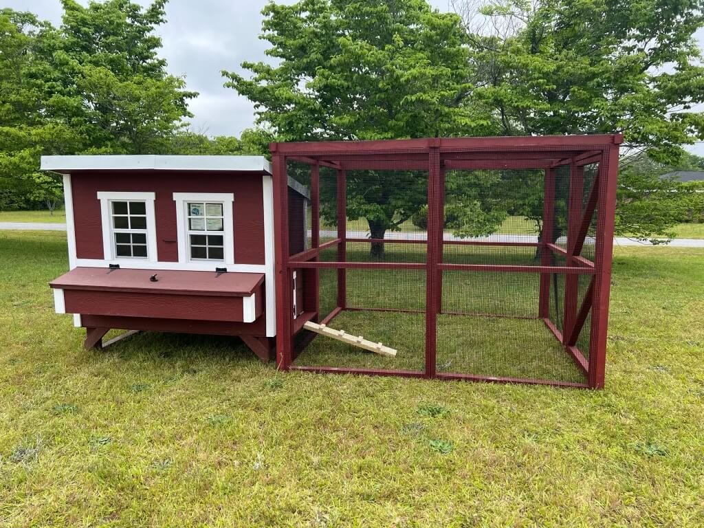 OverEZ Chicken Run Wooden 16' Walk-In Red or White
