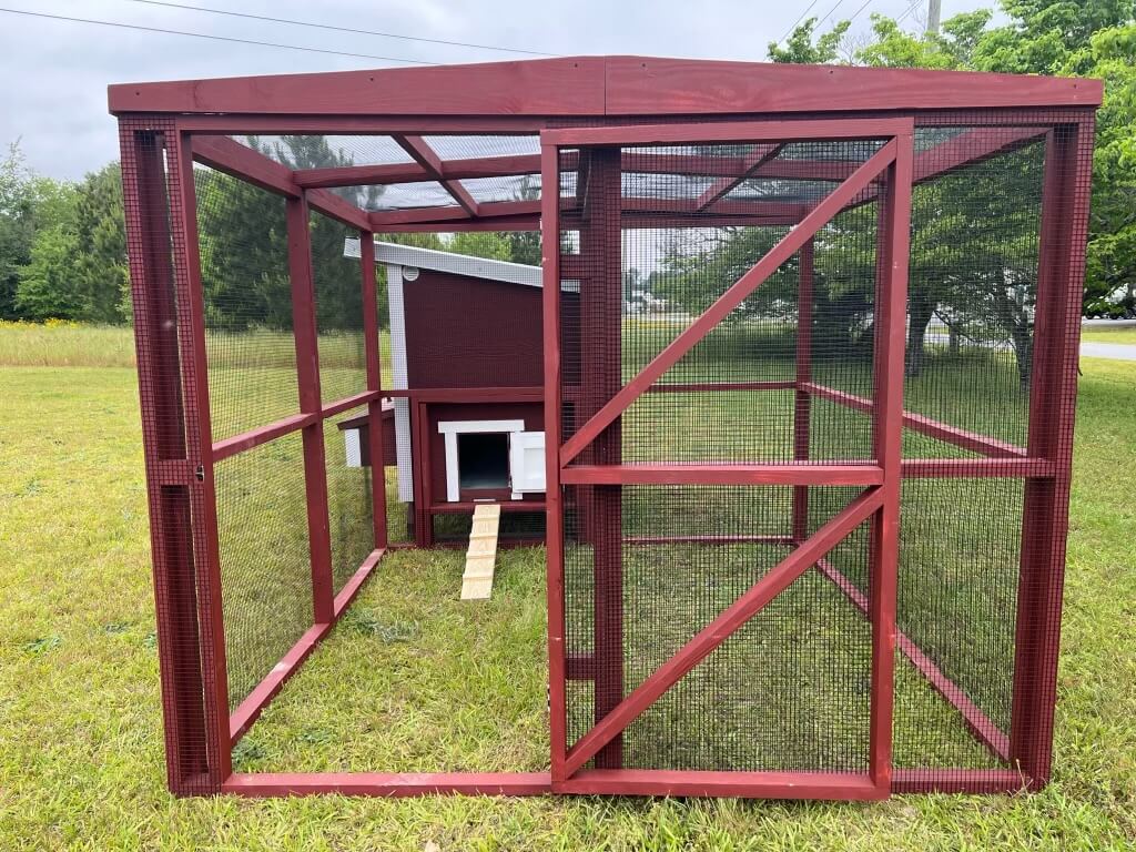 OverEZ Chicken Run Wooden 16' Walk-In Red or White