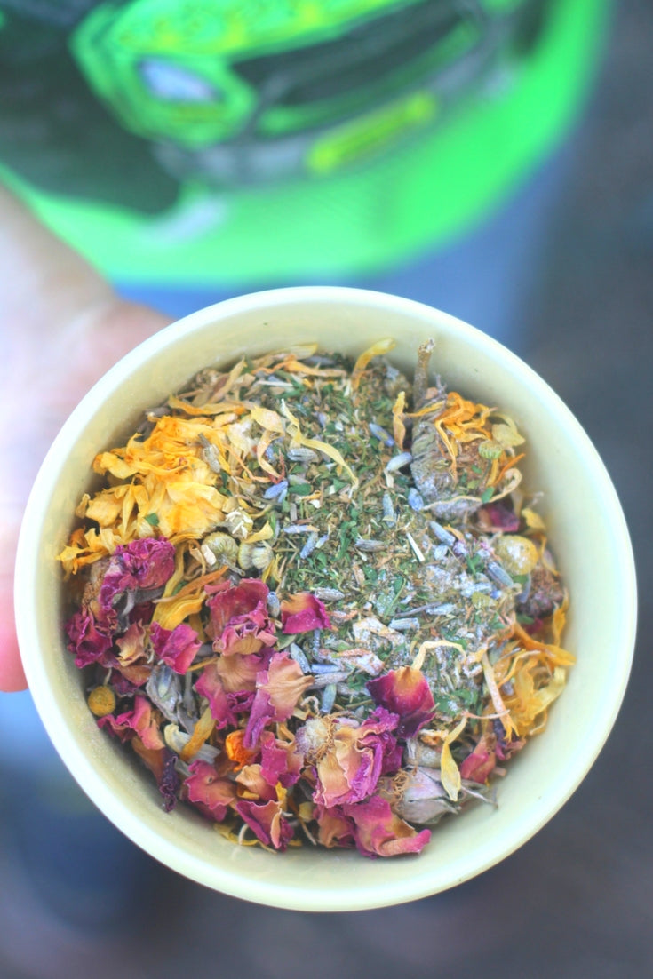 Pampered Chicken Mama Best Eggs Ever! (TM) Nesting Herbs (Chamomile, Roses, Lavender, Cornflowers, & Calendula) For Pet Chickens