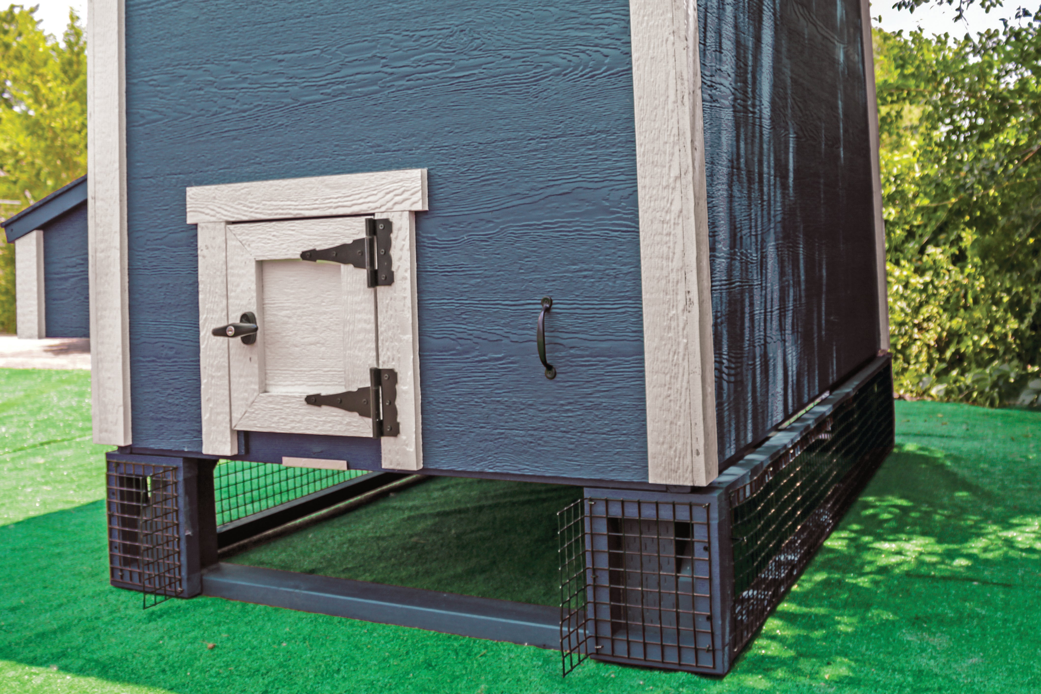 OverEZ Medium Wire Chicken Coop Panels in Red, White or Blue