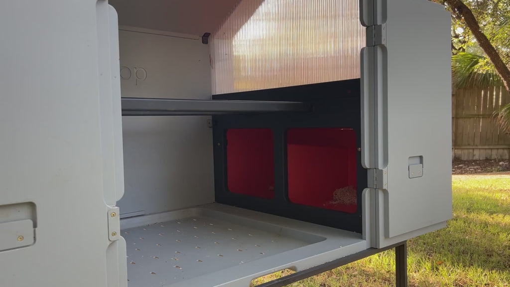 Coop Power & Product Bundle litter tray insertion video